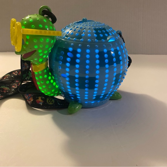 Disney Parks Disneyland Main St Electrical Parade Light Up Turtle Sipper Cup NEW - Picture 6 of 6